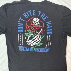 LCM International "Don't Bite The Hand That Feeds" Skull & Rose T-Shirt, size M